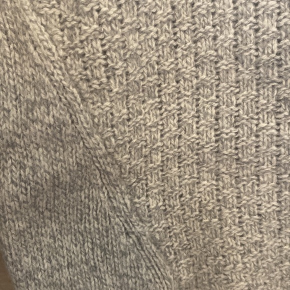 Ann Taylor LOFT - Gray Sweater - Size Small - Picture 4 of 6